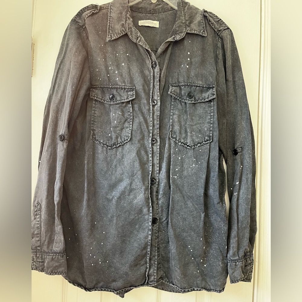 Zara Women Grey Denim button up shirt with white print splatters, size XL